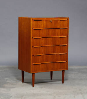 Dansk møbelproducent. Kommode i teaktræ