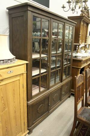 Vitrinskåp, 1900-tal