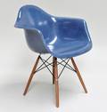 Charles Eames 1907 - 1978. Armstol, model DAW