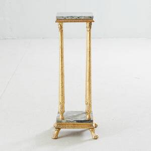 Piedestal empirestil