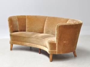 Dansk Møbelproducent. Fritstående Bananformet sofa. 1940erne