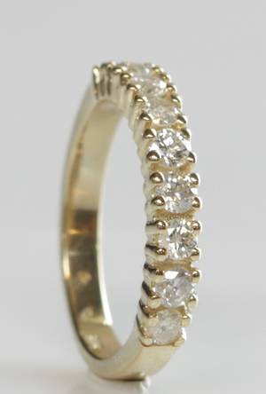 Alliancering, ca. 0.70 ct.