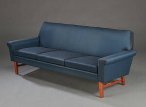 Møbelproducent, fritstående tre-pers. sofa.