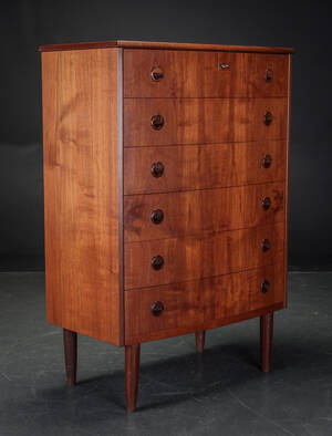 Dansk møbelproducent. Kommode af teak