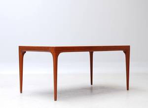 Johannes Andersen f. 1922. Spisebord i teak.