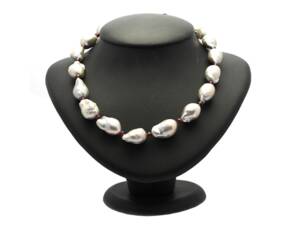 PÄRLCOLLIER