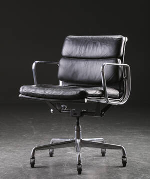 Charles Eames. Soft Pad kontorstol, sort læder 