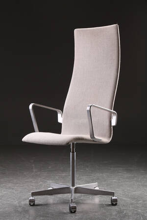 Arne Jacobsen. Oxford kontorstol med armlæn, model 3292  Denne vare er sat til omsalg under nyt varenummer 4355453
