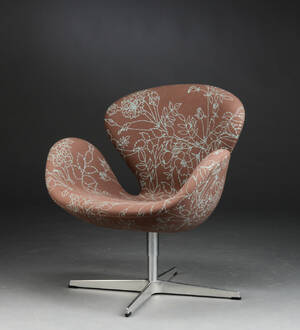 Arne Jacobsen. Svanen stol model 3320