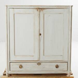 Skänk 1800-tal gustaviansk stil