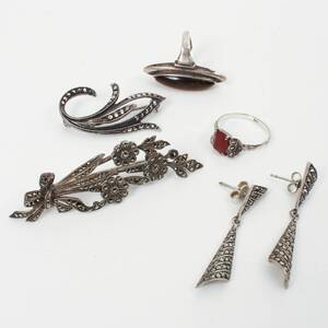 SMYCKEN Silver, broscher, ringar, hörhangen