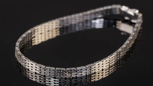 Armbånd, murstensmønster, 14 kt hvidguld. 