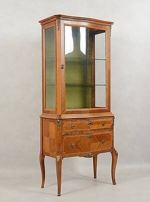 VITRINSKÅP, med intarsia, rokokostil, 1900-tal.