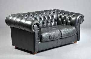 To-pers. sofa i Chesterfieldform