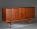 Dansk møbelproducent. Høj skænk, teaktræ, 1960erne 