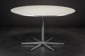 Arne Jacobsen. Cirkulært spisebord  Denne vare er sat til omsalg under nyt varenummer 4535149
