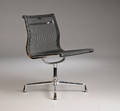 Charles Eames 1907 - 1978. Kontorstol, model EA-108