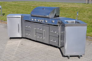 Rimon Kopty. Fritstående udendørs køkken med indbygget grill, model Supreme