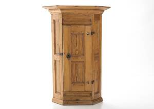 HÖRNSKÅP, 1800 - tal