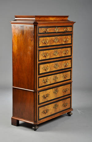 Christian IX chiffoniere af nøddetræ, ca. 1870