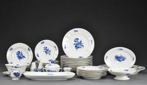 Royal Copenhagen. Blå Blomst, service af porcelæn 40