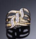 Ring af 14 kt guld med diamanter, ca 0.03 ct