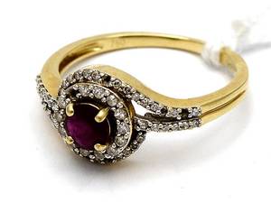Ring med röd