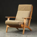 Hans J. Wegner. Højrygget lænestol model GE-290A