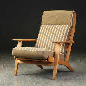 Hans J. Wegner. Højrygget lænestol model GE-290A