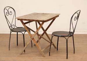 Havebord og 2 jernstole 1900-tallet. 3