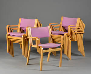 Rud Thygesen  Johnny Sørensen. Ti stole af formspændt, lamineret eg. 10