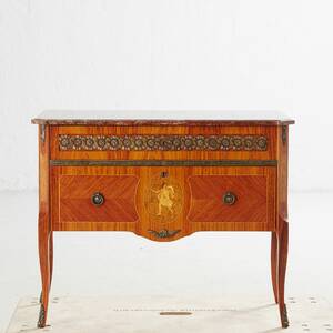 Byrå Louis XVI-stil