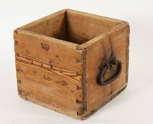 Trämått, krönt 1852