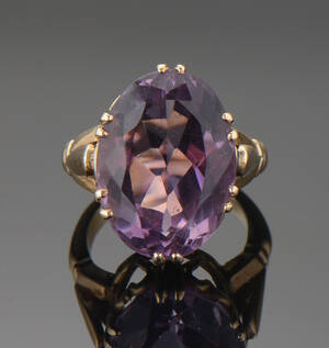 Vintage guldring, 14 kt. med ametyst. Denne vare er sat til omsalg under nyt varenummer 4343726
