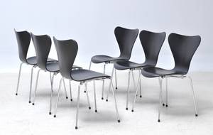 Arne Jacobsen 1902 - 1971. Sæt på seks stole, Syveren , model 3107, sortlakerede 6