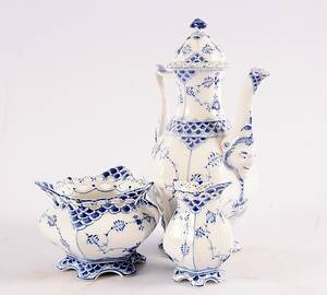 KAFFESERVIS, 3 delar, porslin, Musselmalet, helblond, Royal Copenhagen, Danmark.