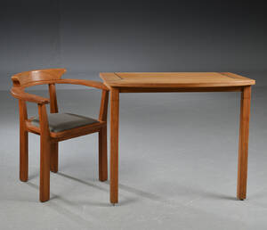 Trip Trap. Skrivebord samt armstol af teak 2