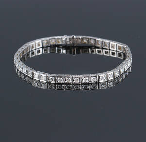 Brillant tennisarmbånd af 18 kt. hvidguld, i alt ca. 3.20 ct. HVVS-VS Denne vare er sat til omsalg under nyt varenummer 4742271