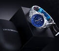 Armani AR5860. Herrechronograf i stål med blå skive Denne vare er sat til omsalg under nyt varenummer 4374445