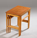Hans J. Wegner 1914-2007. Sæt indskudsborde, model  NR. 40
