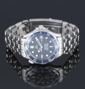 Omega Seamaster Professional 300M. Herreur i stål med blå skive, ca. 1999
