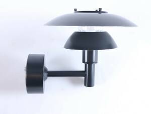 Poul Henningsen PH 3-2½ udendørs væglampe af sortlakeret 