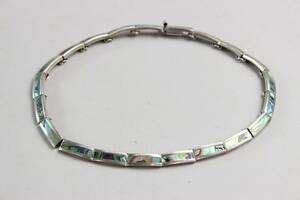 Halsband