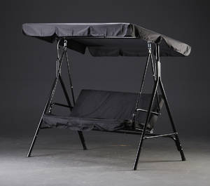 Hængesofa med sort stel og polyester tag