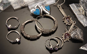 Parti sølvsmykker 68