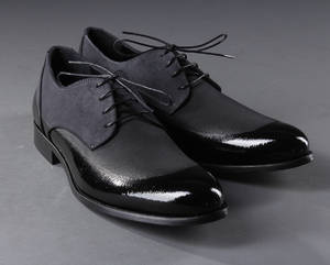 Emporio Armani sko. Kalveskind str. 43.