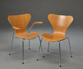 Arne Jacobsen. To stole ´Syveren´ model 3107 samt 3207 2 Denne vare er sat til omsalg under nyt varenummer 5043339