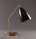 Greta M. Grossman. Bordlampe, model Gräshoppa Task.