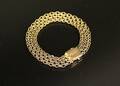 - Armband