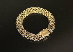 - Armband